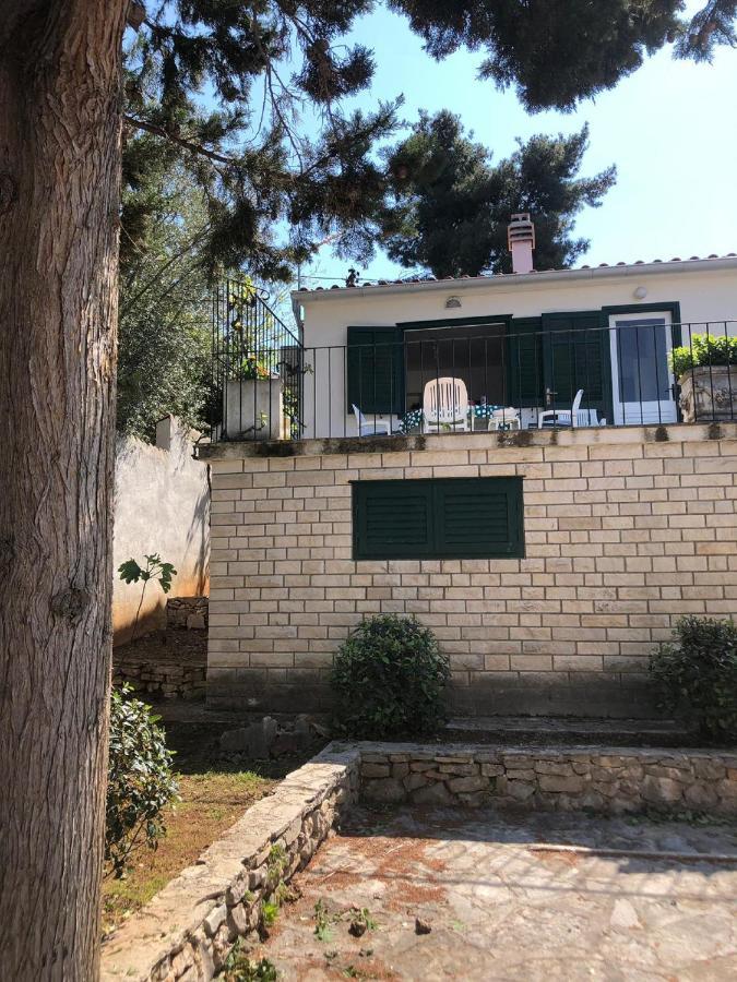 Holiday Home Pavarotti Supetar Kültér fotó