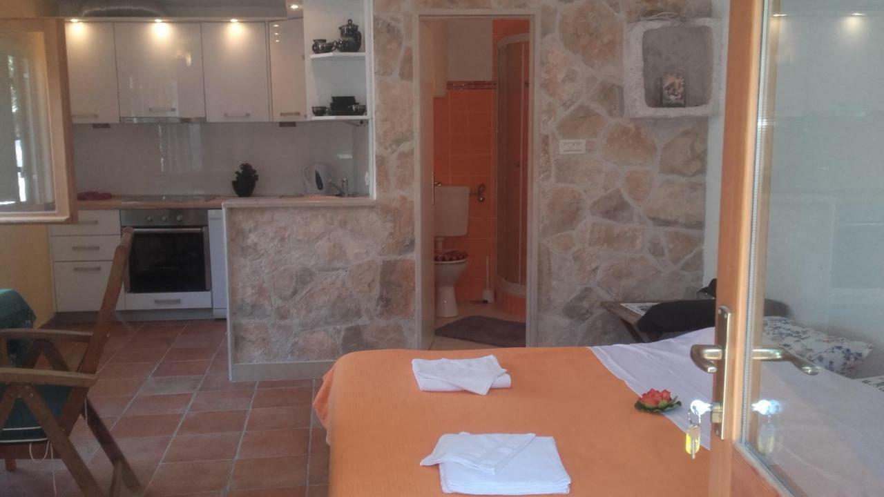 Holiday Home Pavarotti Supetar Kültér fotó
